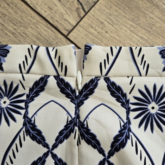 Lila Rose Womens Cotton/spandex Size 6 Floral Blue and White Skirt - Picture 10 of 15